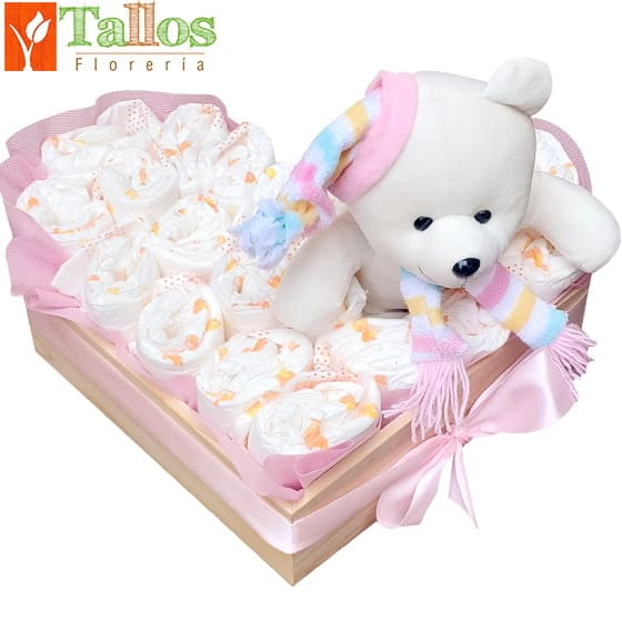 corazón de pañales para bebé niña regalo de nacimiento con delivery en Lima
